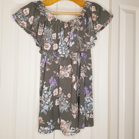 UMGEE Off Shoulder Floral Top Ruffle Top NWT L - Picture 3 of 6